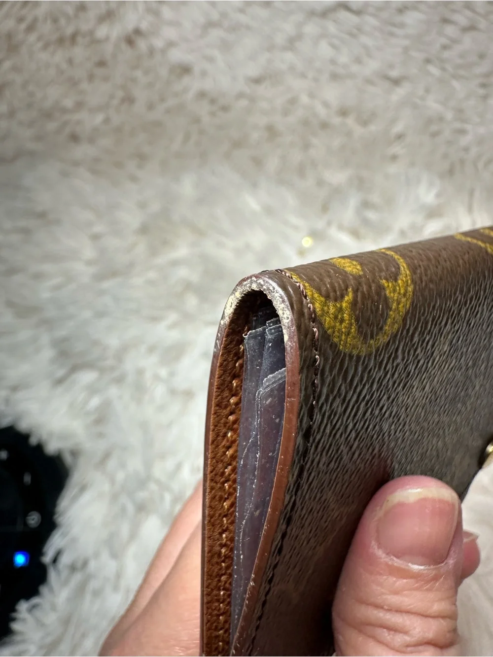 Louis Vuitton compact louis